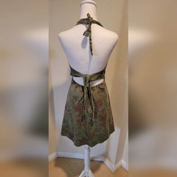 Green bodycon dress with many details & studs, size Medium - Picture 4 of 6